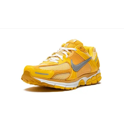 Кросівки чоловічі Nike Zoom Vomero 5 Orange FJ4453-765