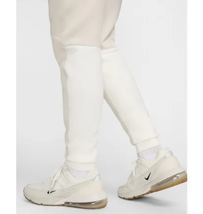 Штаны мужские Nike Sportswear Tech Fleece Beige FB8002-104