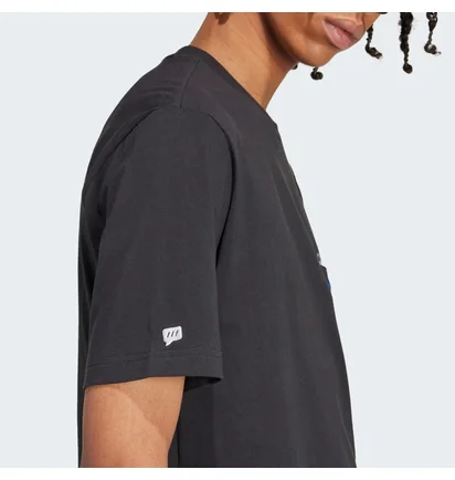 Футболка чоловіча Adidas Remoji Pocket Graphic Black IW2639