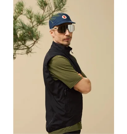 Жилетка мужская Fjallraven Hoja Adventure Black 12500161.550