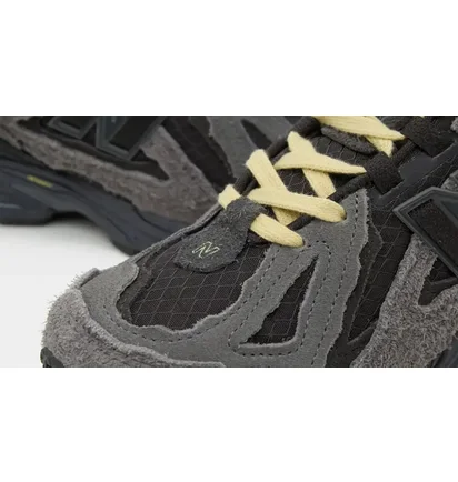 Кросівки чоловічі New Balance 1906R Black/Grey M1906DSB