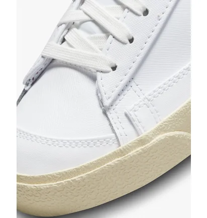 Кросівки жіночі Nike Wmns Blazer Mid `77 Se Hang Tag Holster White Dv7003-100