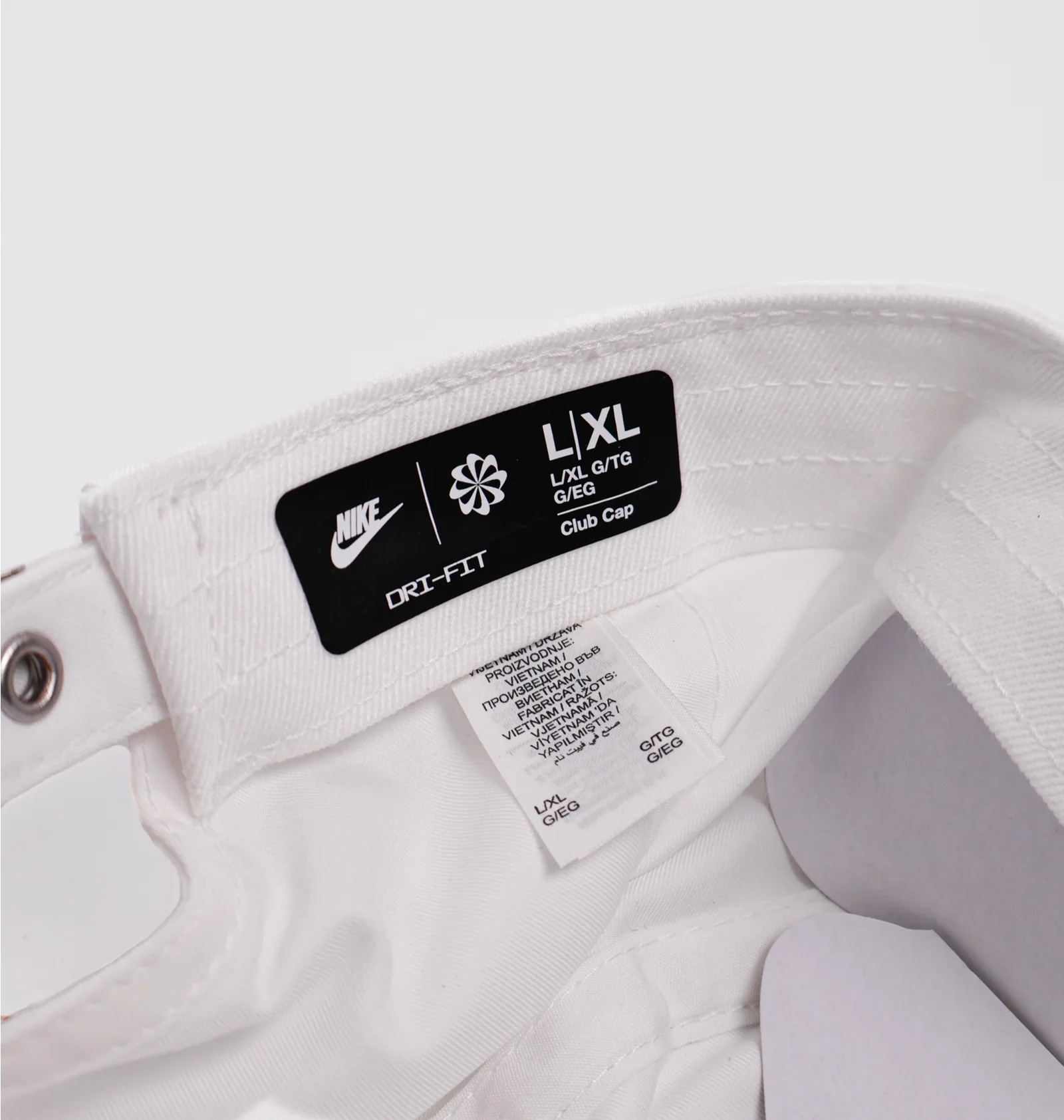 ᐉ Кепка унисекс Nike Dri-Fit Club Metall-Swoosh Logo Cap White