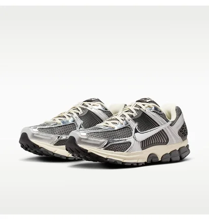 Кроссовки мужские Nike Zoom Vomero 5 Black/Metallic IM3486-001