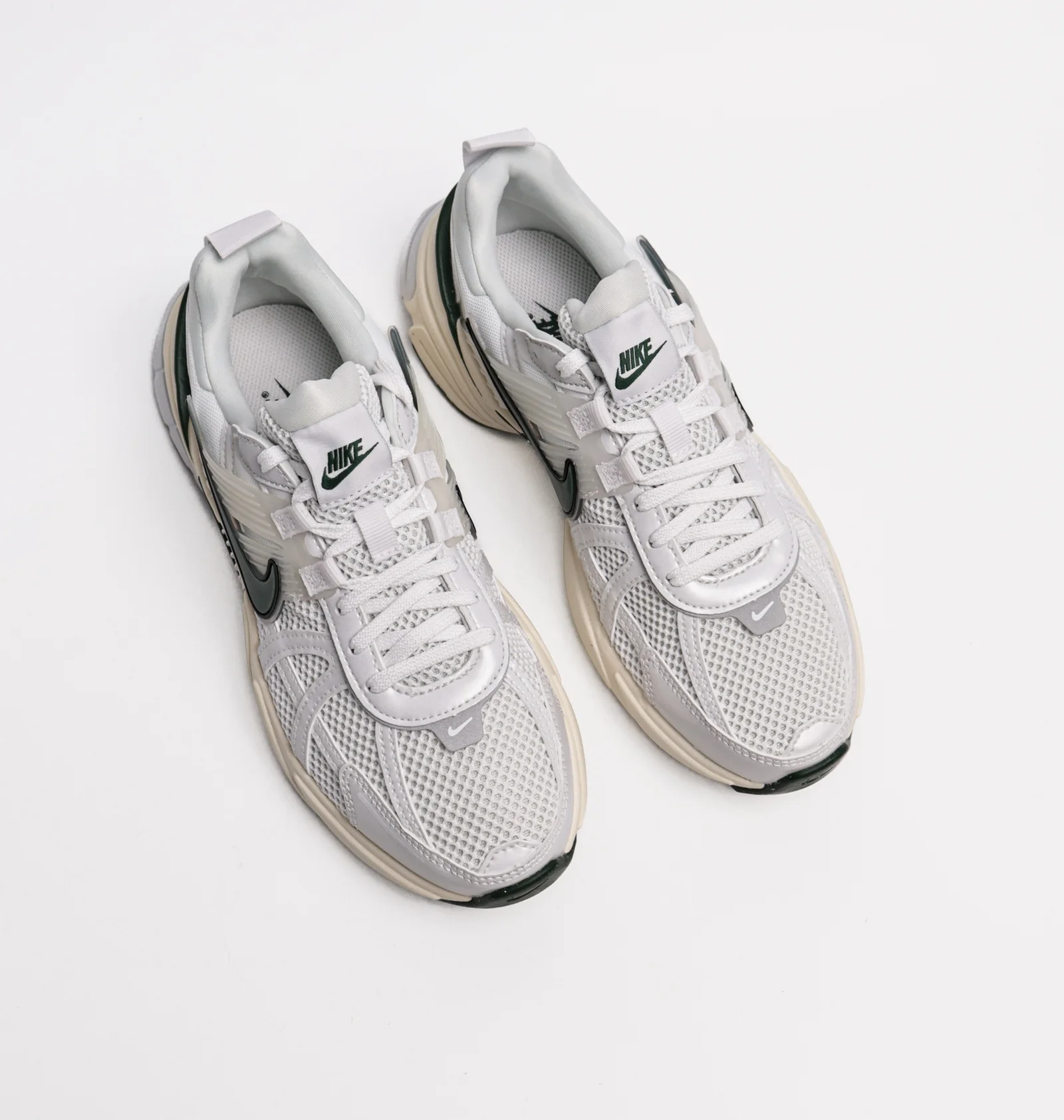 ᐉ Кросівки жіночі Nike V2K Run Shoes White FD0736-101 - придбати