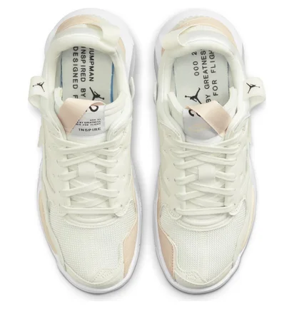 Кроссовки женские Air Jordan Ma2 Beige CW5992-181