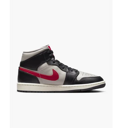 Кросівки жіночі Air Jordan Air 1 Mid Shoes White/Black BQ6472-060