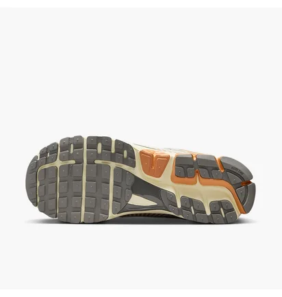 Кроссовки мужские Nike Zoom Vomero 5 White/Beige IB7469-030