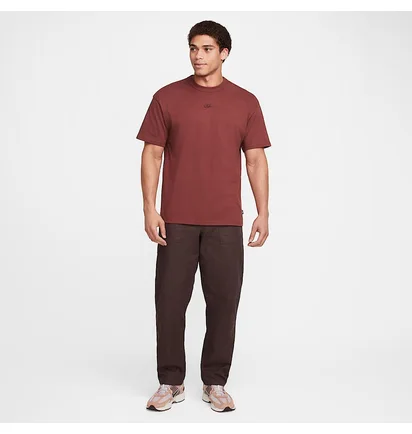 Футболка мужская Nike Sportswear Premium Essentials Bordo DO7392-231