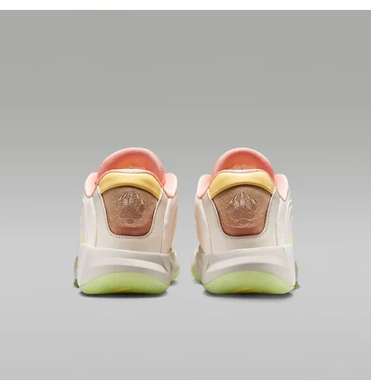 Кроссовки унисекс Air Jordan Luka 4 Beige IO0202-100