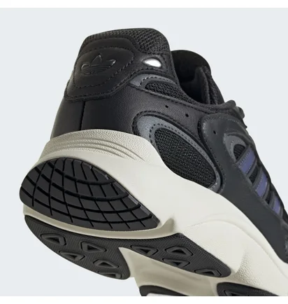 Кросівки чоловічі Adidas Ozmillen Shoes Black ID5831
