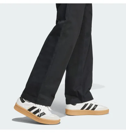 Штани чоловічі Adidas Trefoil Essentials Chinos Black JD2442