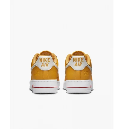 Кросівки жіночі Nike Air Force 1 07 Se Yellow Dq7582-700