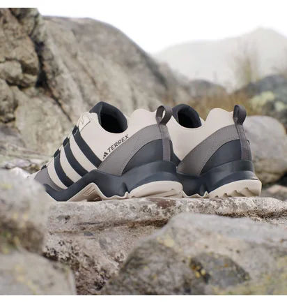 Кросівки чоловічі Adidas Ax2S Hiking Shoes Beige IE0816