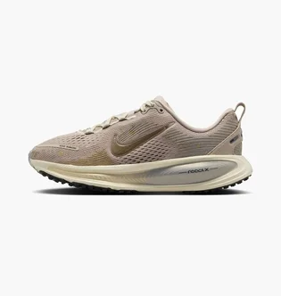 Кросівки дитячі Nike Vomero 18 Big Kids Road Running Shoes Beige IM6127-200