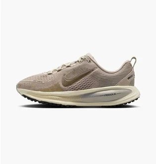 Кроссовки детские Nike Vomero 18 Big Kids Road Running Shoes Beige IM6127-200