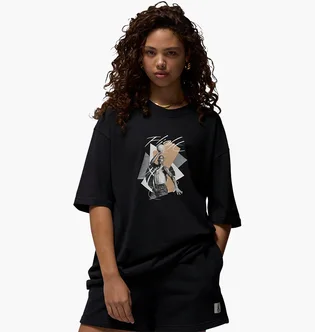 Футболка жіноча Nike Oversized Graphic T-Shirt Black FN5708-010