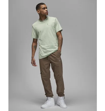 Футболка чоловіча Air Jordan Essentials MenS T-Shirt Olive DX9577-321