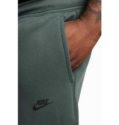 Штаны мужские Nike Tch Flc Jggr Green FB8002-338