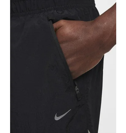 Шорты мужские Nike Stride Running Division 5 Dri-Fit Water-Repellent 2-In-1 Running Shorts Black FZ1135-010