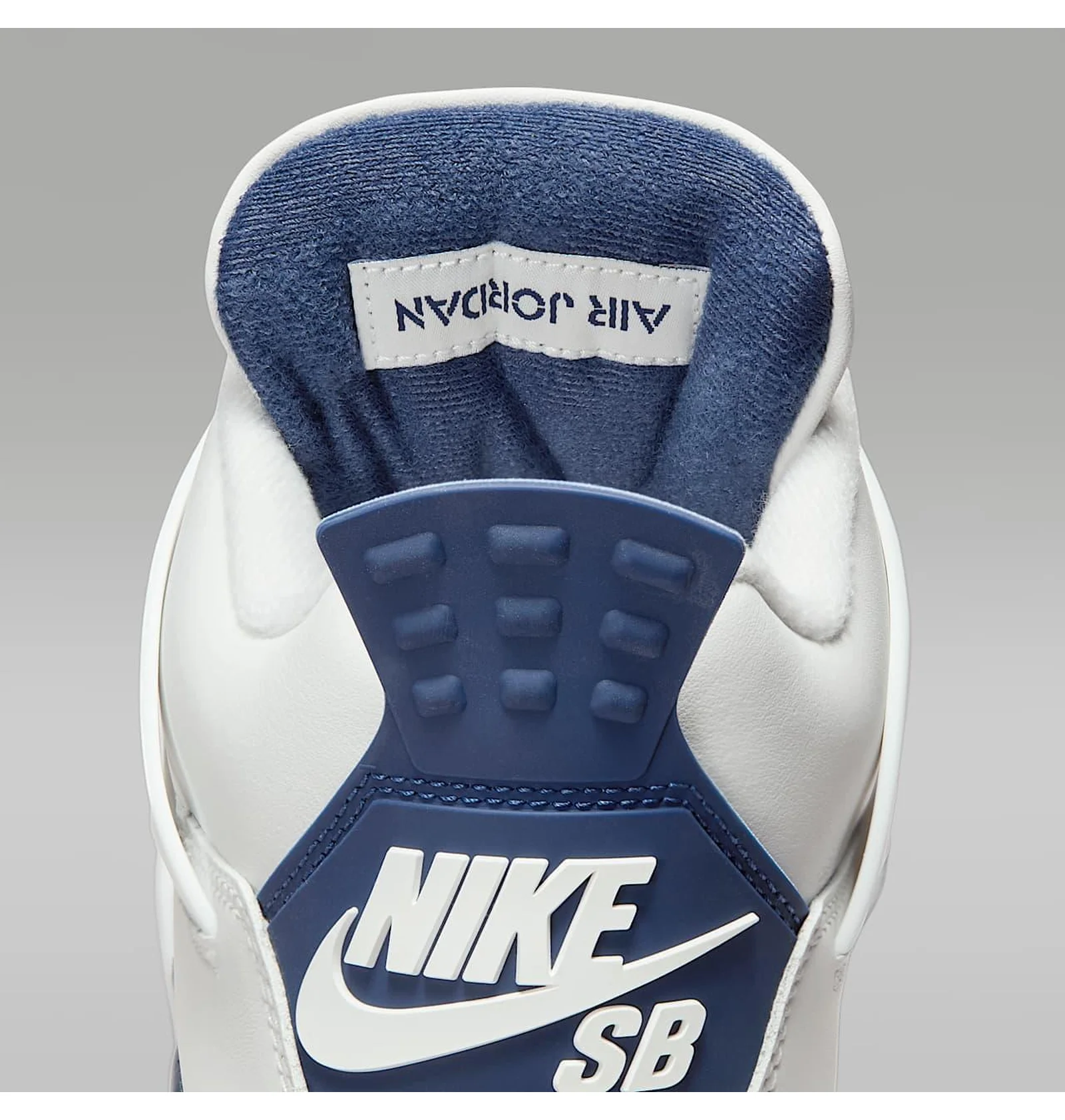 ᐉ Кросівки чоловічі Air Jordan 4 Retro Sb White DR5415-100