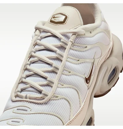 Кроссовки женские Nike Air Max Plus S E WomenS Shoes Beige IO0657-100