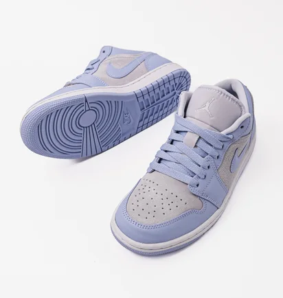 Кросівки жіночі Air Jordan Womens Shoe Light Blue/White DC0774-050