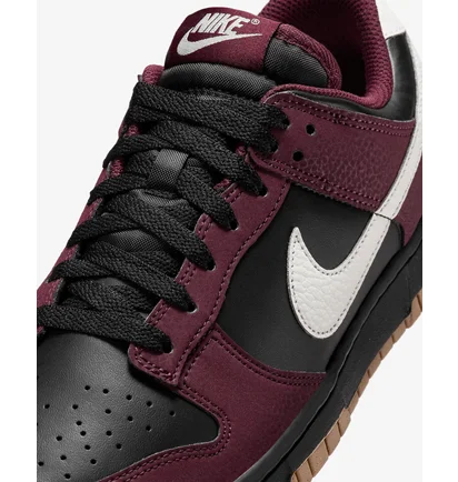 Кроссовки женские Nike W Dunk Low Nn Black/Bordo HM9658-600