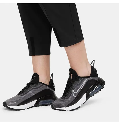 Штани жіночі Nike Sportswear Tech Pack Black DD4616-010