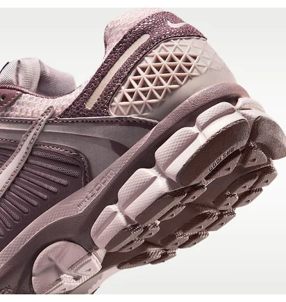 Кроссовки женские Nike Zoom Vomero 5 Violet II6236-500