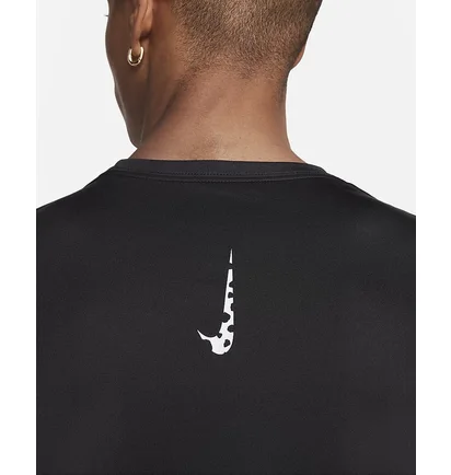 Футболка чоловіча Nike T-Shirt Dri-Fit Black FN0839-010
