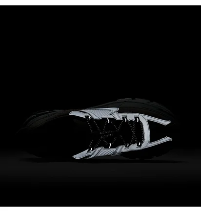 Кросівки чоловічі Nike Zoom Vomero Roam Grey HV6901-001