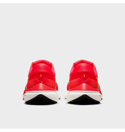Кросівки чоловічі Nike Vomero 16 Running Shoes Red Da7245-600