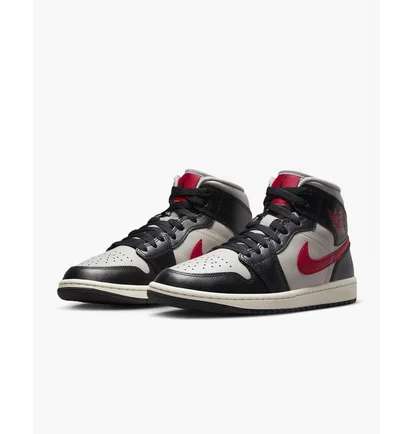 Кросівки жіночі Air Jordan Air 1 Mid Shoes White/Black BQ6472-060