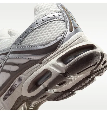 Кросівки жіночі Nike W Air Max Moto 2K White/Metallic IO1915-030