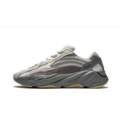 Кроссовки мужские Adidas Yeezy Boost 700 V2 Grey FU7914