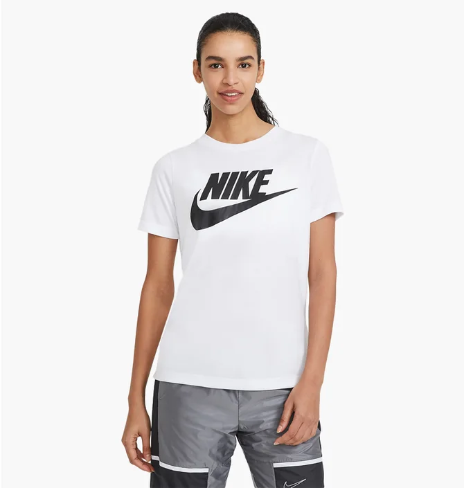 Футболка женская Nike T-Shirt Sportswear Essential White AT5464-100