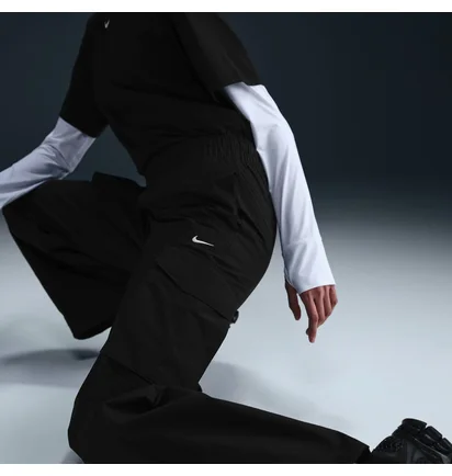 Штаны женские Nike Sportswear Everything Wovens Black HM6976-010