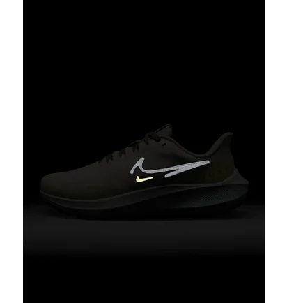 Кросівки жіночі Nike Pegasus Shield Weatherized Road Running Shoes Beige DO7626-100