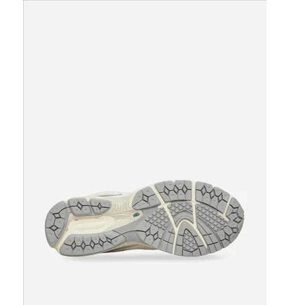 Кросівки чоловічі New Balance 2002R Sneakers Linen Grey M2002REK