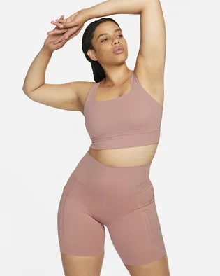 Топ жіночий Nike Go WomenS Firm-Support High-Waisted 8 Biker Shorts With Pockets Peach DQ5923-618