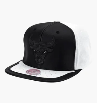 Кепка чоловіча Mitchell & Ness Chicago Bulls Day One White/Black 6HSSMM19224-CBUWHBK
