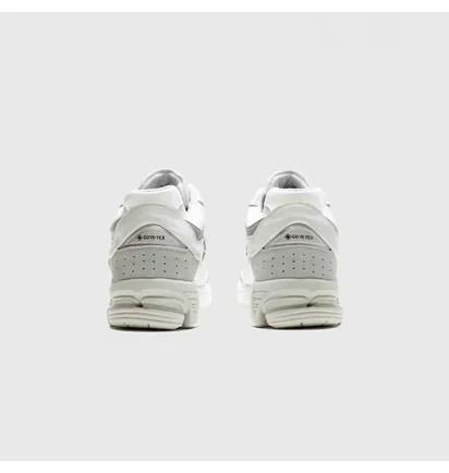 Кроссовки мужские New Balance Gore-Tex Beige M2002RXM