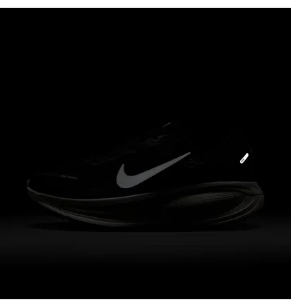 Кросівки жіночі Nike Vomero 18 Black HM6804-005