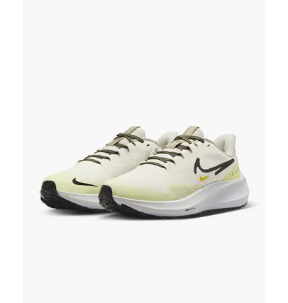Кросівки жіночі Nike Pegasus Shield Weatherized Road Running Shoes Beige DO7626-100