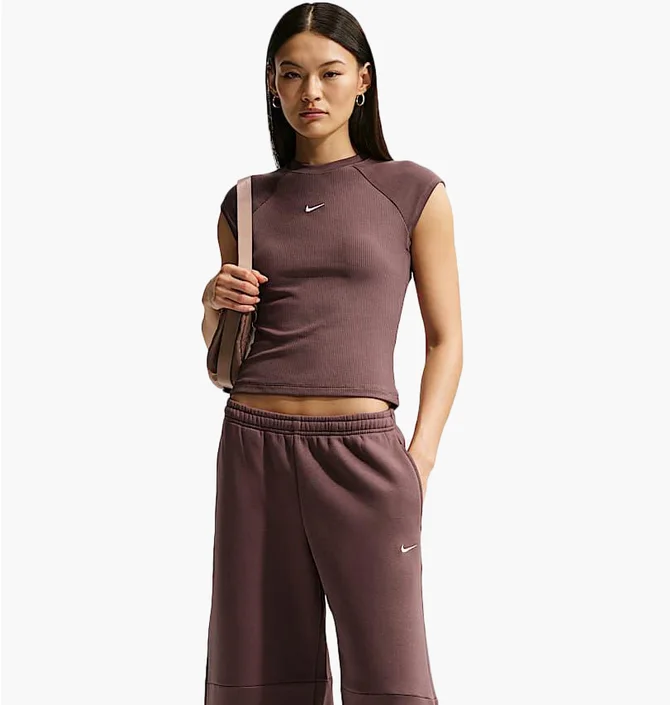 Футболка женская Nike Sportswear Chill Knit Tight Short-Sleeve Ribbed Bordo IF0242-502