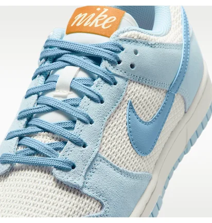 Кросівки жіночі Nike Dunk Low Se White/Light Blue IH2479-100
