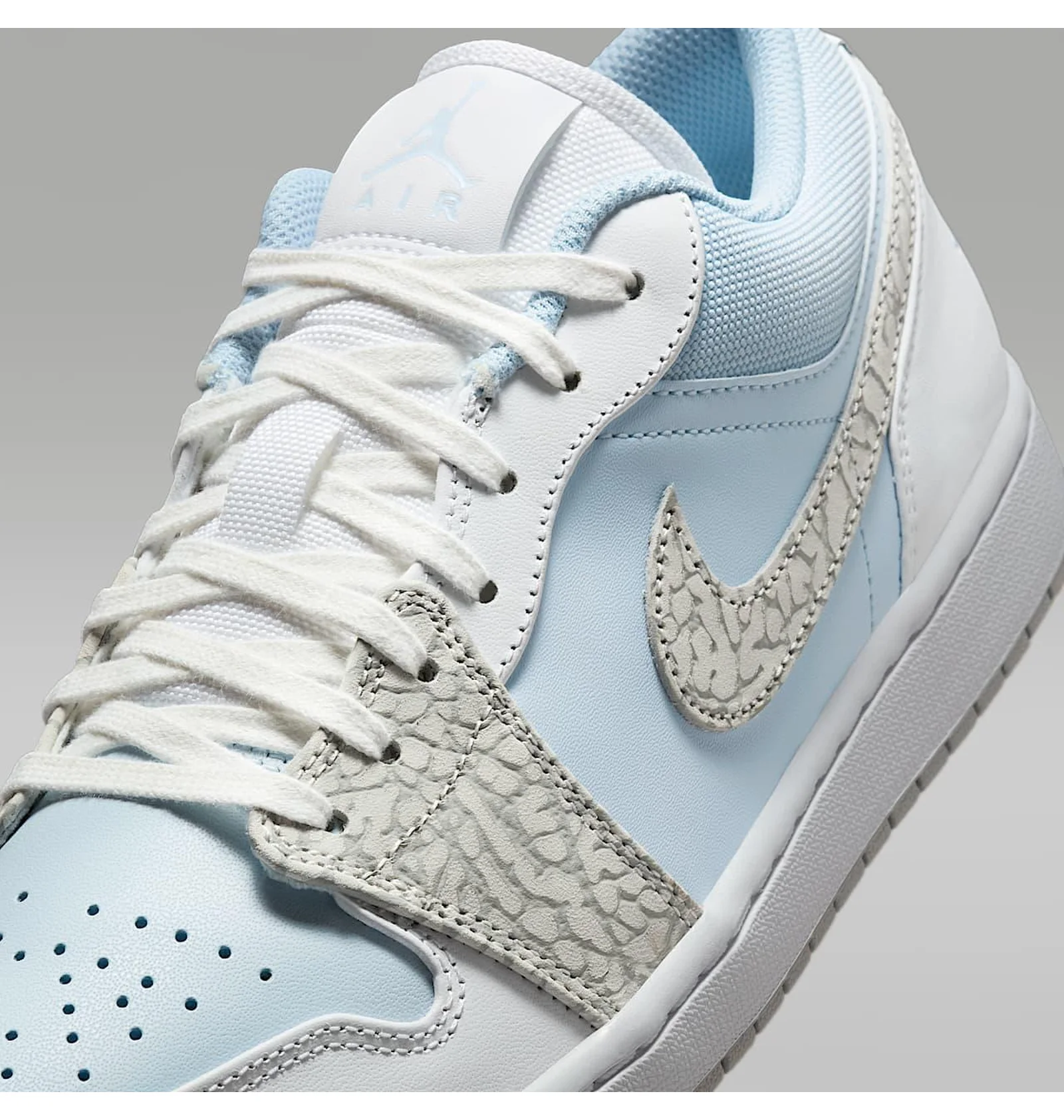 ᐉ Кросівки чоловічі Air Jordan 1 Low Se Light Blue IB7692-400