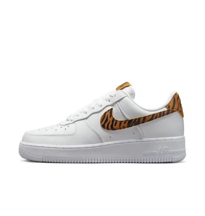 Кросівки жіночі Nike Sportswear Air Force 1 07 White DD8959-108