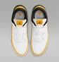 Кросівки чоловічі Air Jordan Max Aura 5 Shoes White/Orange DZ4353-701